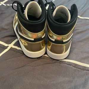 2020 Men’s Nike Air Jordan 1 Mid SE Metallic Gold